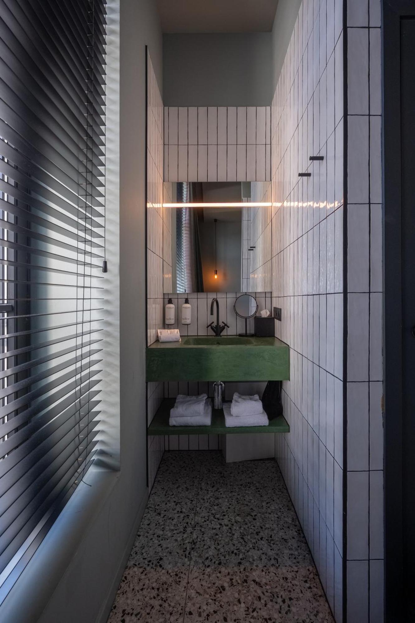 U Eat & Sleep Antwerp Hotel Екстериор снимка